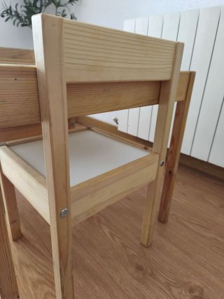 Mesa y 2 Sillas Madera Infantil Ikea