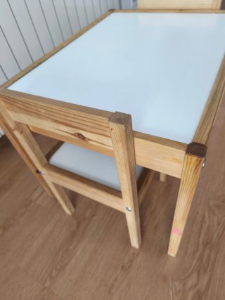 Mesa y 2 Sillas Madera Infantil Ikea