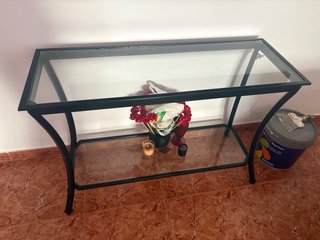 Mesa de cristal y metal negra
