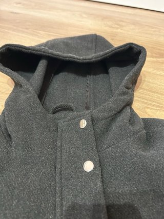 Parka con capucha negra mujer