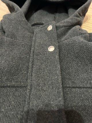 Parka con capucha negra mujer