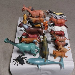 30 Animali Giocattolo Assortiti