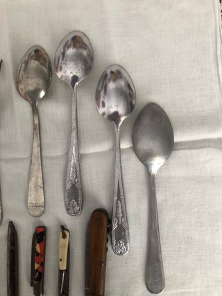 Set di posate e coltelli antichi