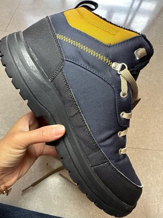 Botas de montaña azul y amarillo Talla 42.