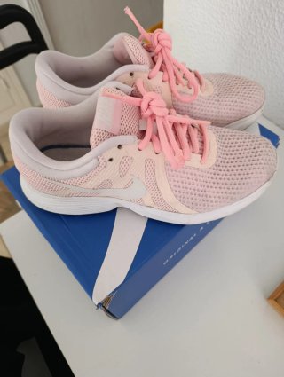 Deportivas Nike Rosa y Blancas