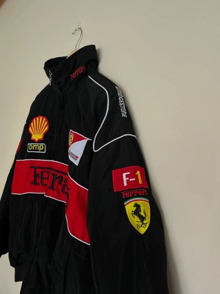 Chaqueta Ferrari Negra y Roja