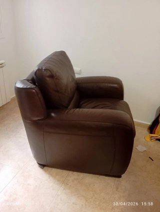 Sillón reclinable de cuero marrón