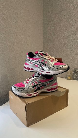 Zapatilla Asics Talla 44 Rosa y Plata