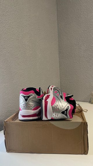 Zapatilla Asics Talla 44 Rosa y Plata