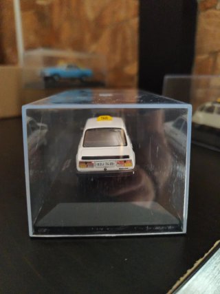 Coche a escala 1/43 Skoda 130 Taxi