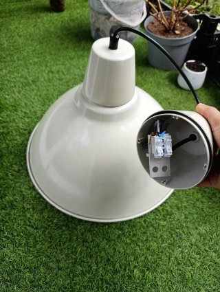 Lámpara blanca de techo Ikea SKURUP