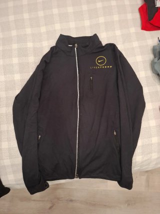 Lote 11 Sudadera Nike. Track jacket.