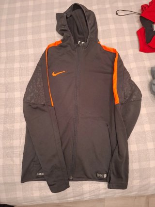 Lote 11 Sudadera Nike. Track jacket.