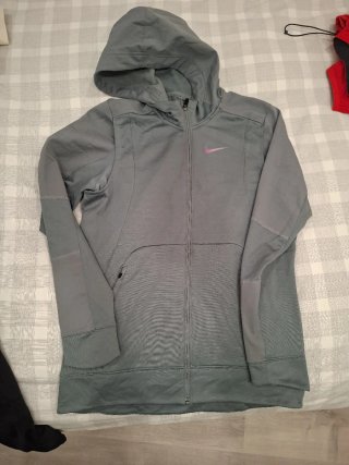 Lote 11 Sudadera Nike. Track jacket.