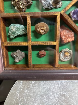 Colección Minerales enmarcados y con cristal.