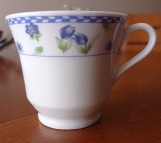 Juego 6 tazas y platos café porcelana.