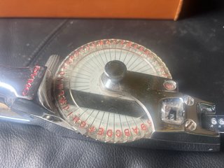 Máquina de etiquetas Dyno anos 60/70