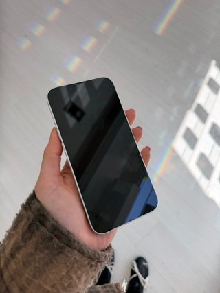 IPHONE 16e 128GB como nuevo