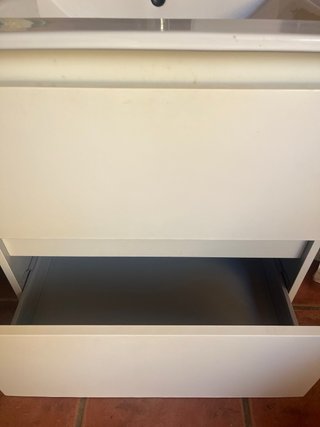Mueble de baño blanco