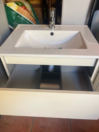 Mueble de baño blanco