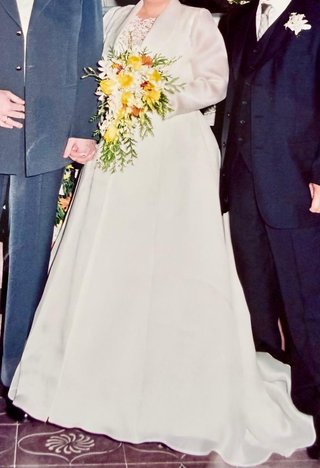 Vestido de Novia con Abrigo de Seda