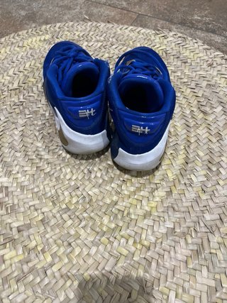 Botas de Baloncesto Nike Azules y Doradas