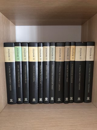 Coleccion JJ Benitez formada por 40 libros