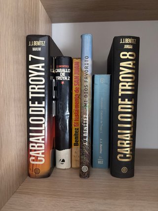 Coleccion JJ Benitez formada por 40 libros