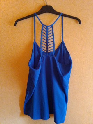 Blusa azul con bordado talla M