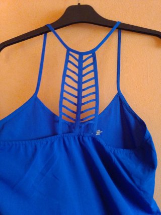 Blusa azul con bordado talla M
