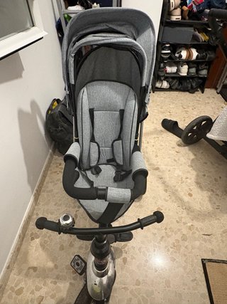 Triciclo para niños gris
