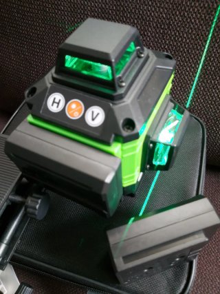 Nivel Láser 4D 16 Líneas 2 Baterías