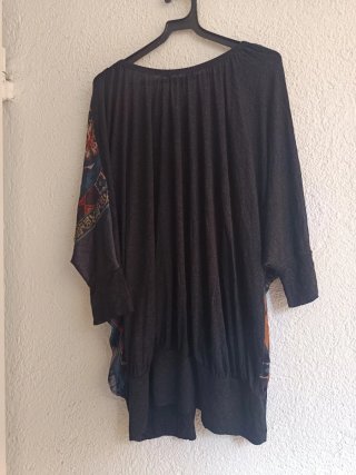 Jersey Desigual floral manga corta