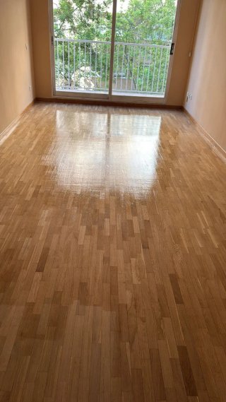 Parquet de madera montaje de muebles puertas etc