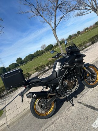 Voge 625 DSX Negra y Dorada