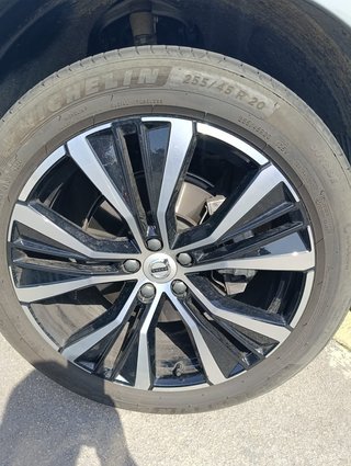 Volvo XC60 2025