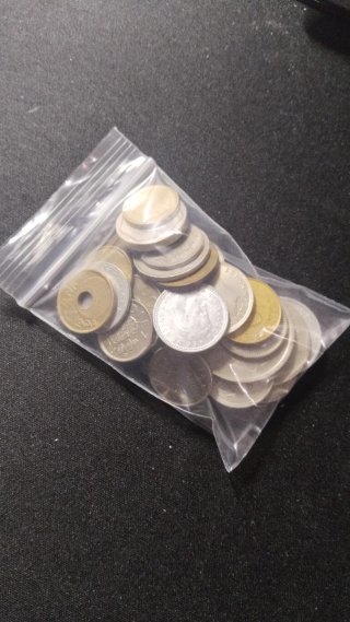 Lote 25 monedas Españolas y varios países.