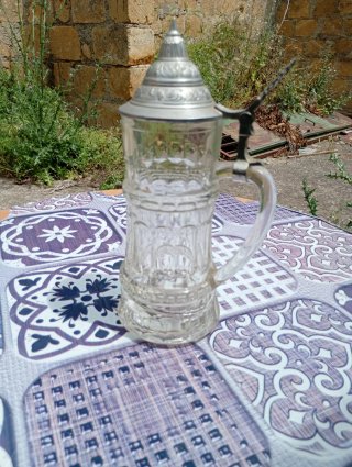 Boccale birra con coperchio