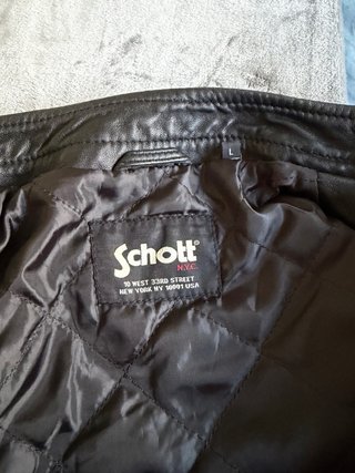 Cazadora de cuero Schott negra nueva