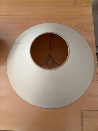 Lámpara de pie de madera y tela