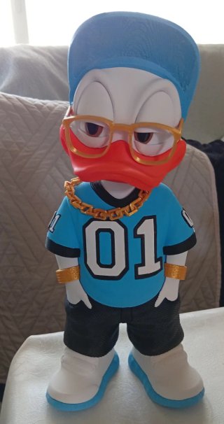 Figura Pato Donald Hip Hop