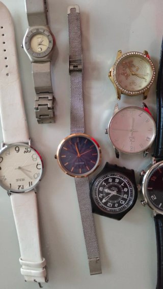 Relojes de pulsera variados