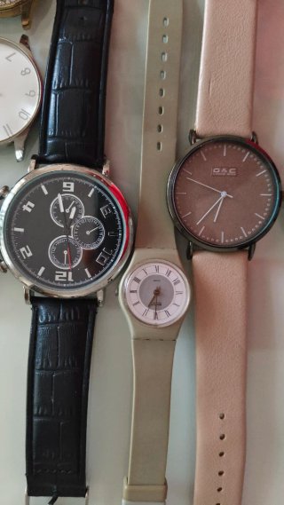 Relojes de pulsera variados