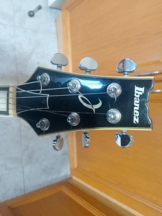 Guitarra Ibanez ARC100 Negra( REGALO PIANO)