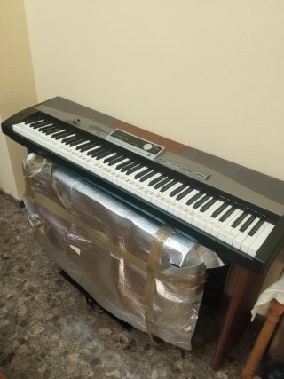 Guitarra Ibanez ARC100 Negra( REGALO PIANO)