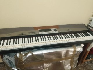 Guitarra Ibanez ARC100 Negra( REGALO PIANO)