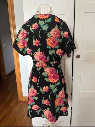 Vestido floral Zara
