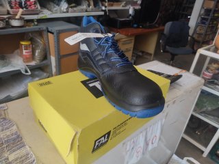 Bota de seguridad FAL negra y azul