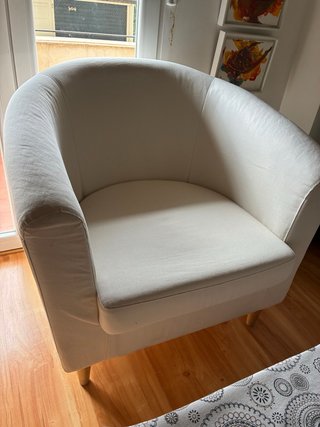 Sillón beige de tela