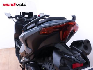 YAMAHA T-MAX 560 TECH MAX